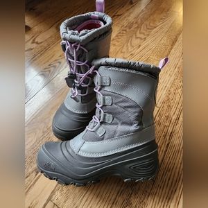GIRLS Size 4 North Face grey and purple Snow Boots with thermafelt- waterproof
